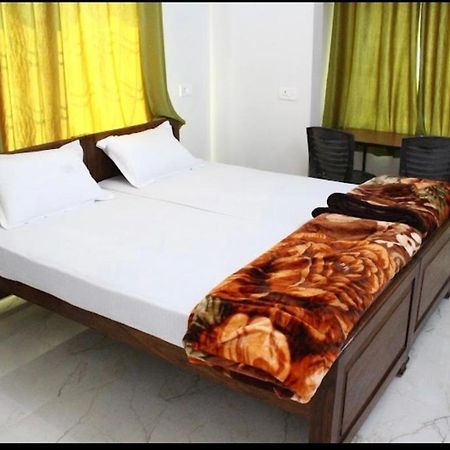 Harsh & Yash Guest House Бодх Гая Екстериор снимка